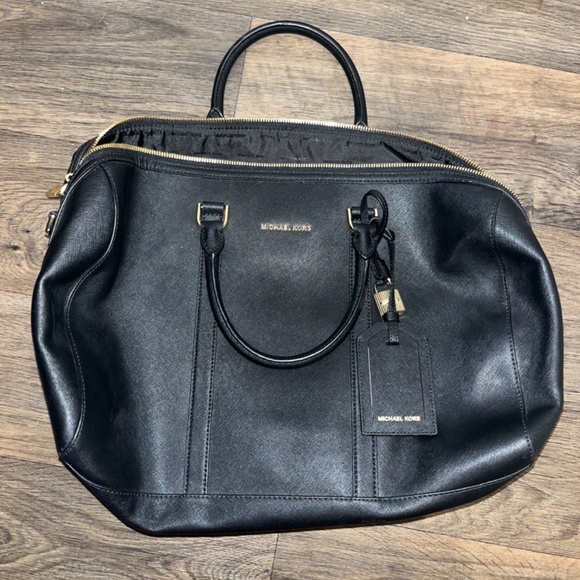 Michael Kors Travel Bag - Picture 5 of 5